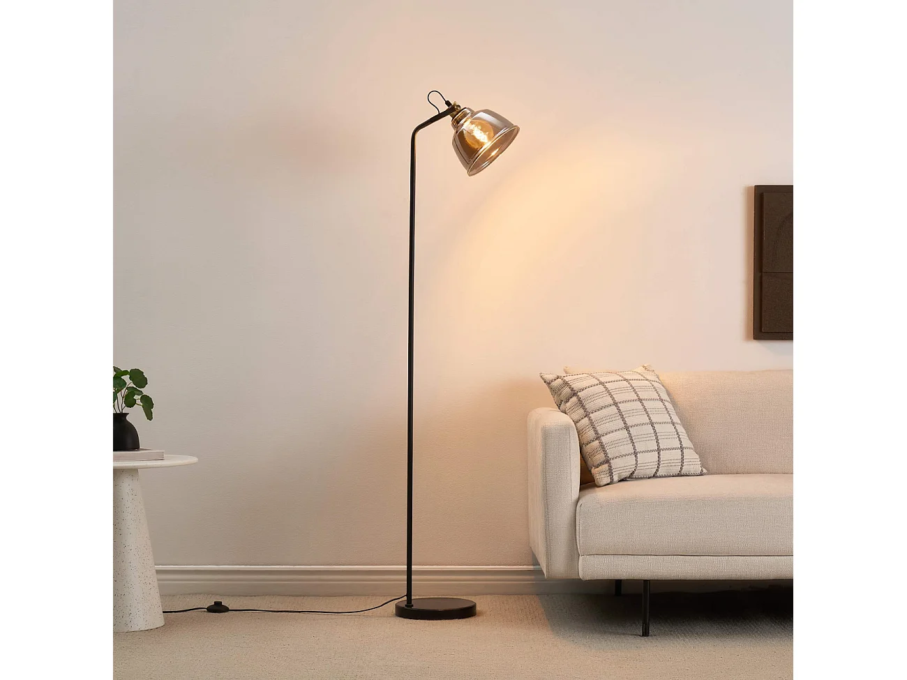 Lampadaire industriel noir verre fumé style atelier vintage - Linz