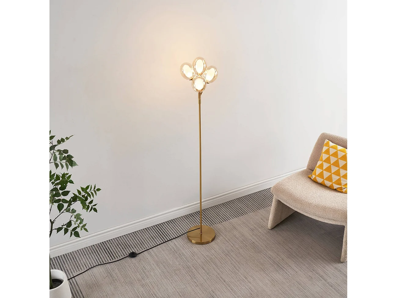 Lampadaire doré grappe de quatre verres doublé 165 cm - Seryn