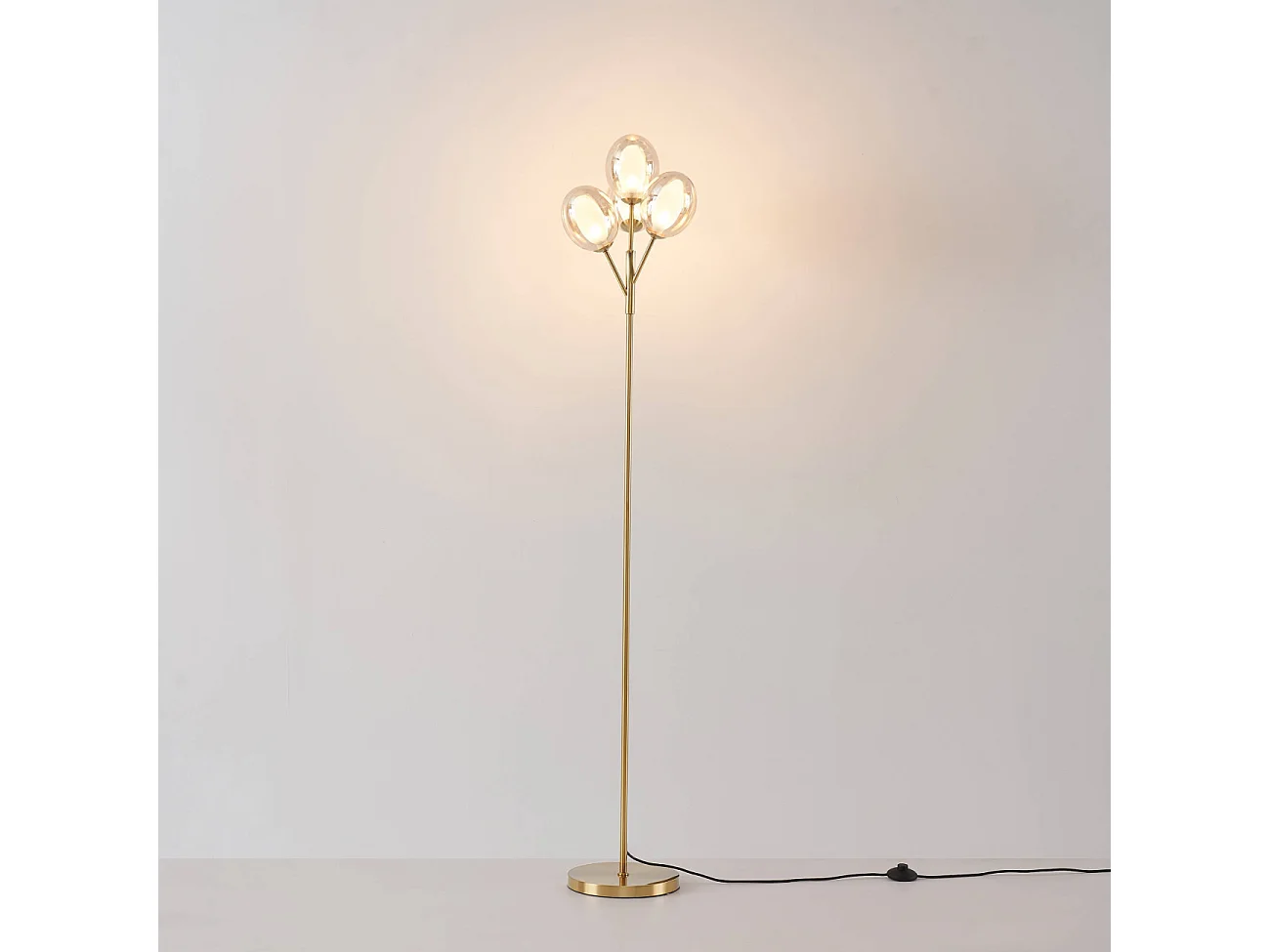 Lampadaire doré grappe de quatre verres doublé 165 cm - Seryn