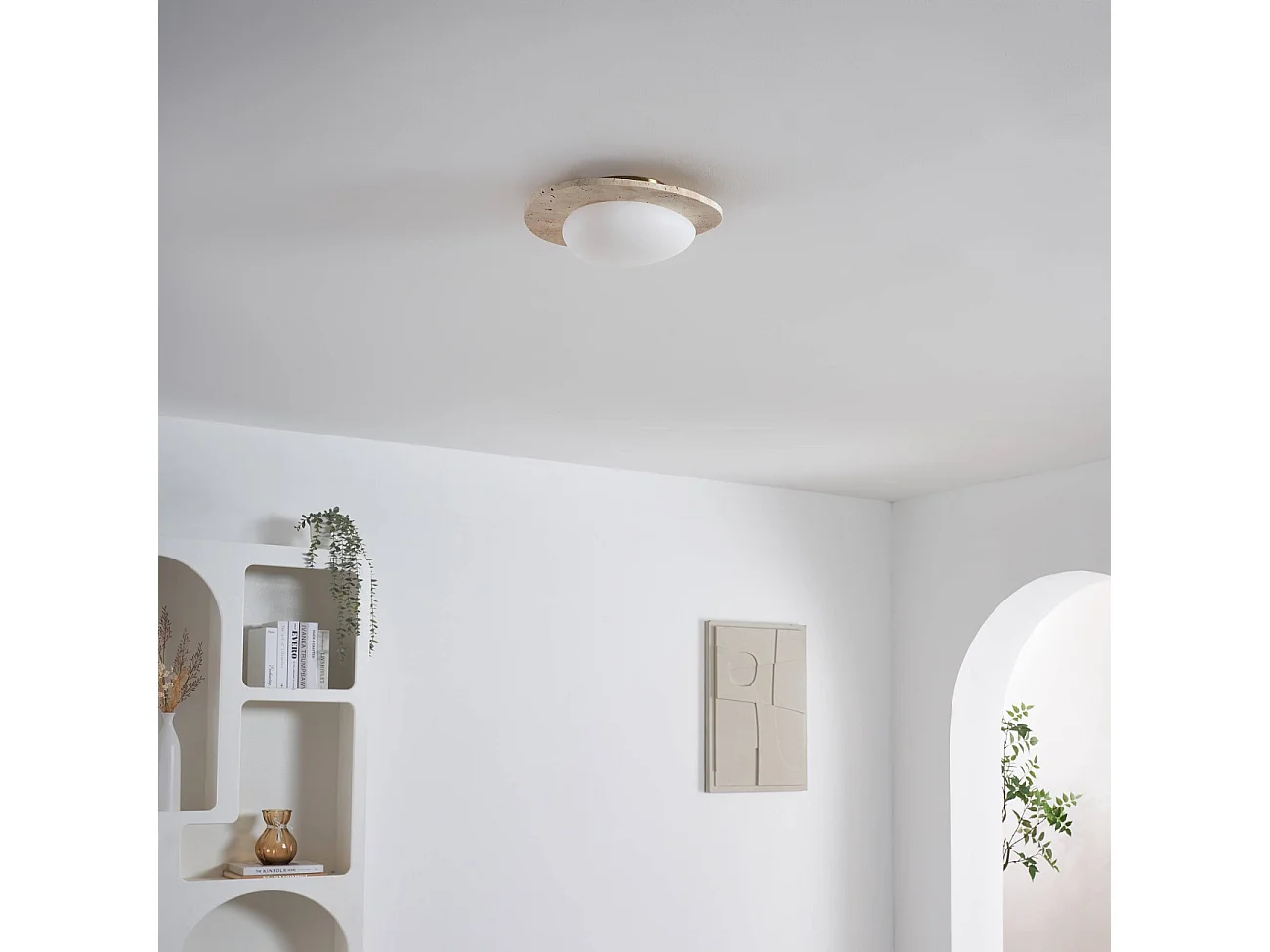 Applique ou plafonnier rond LED en travertin beige avec diffuseur blanc  - Nyméria