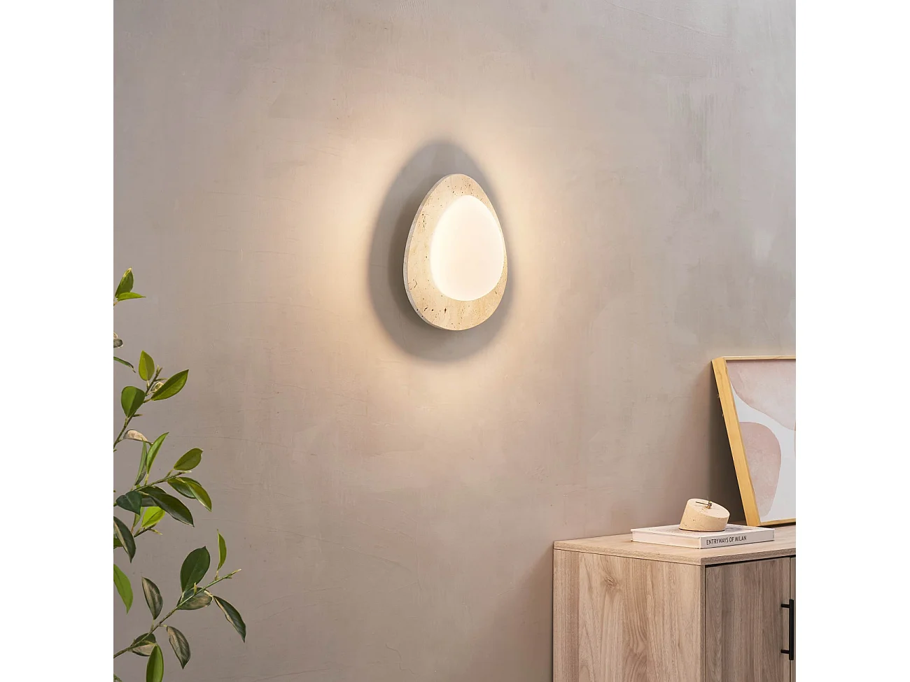 Applique ou plafonnier rond LED en travertin beige avec diffuseur blanc  - Nyméria