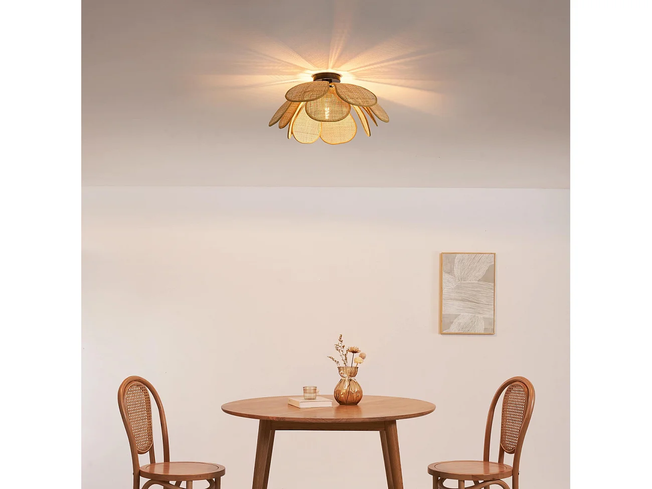 Plafonnier naturel en rotin avec une jolie forme florale 50 cm - Mariella