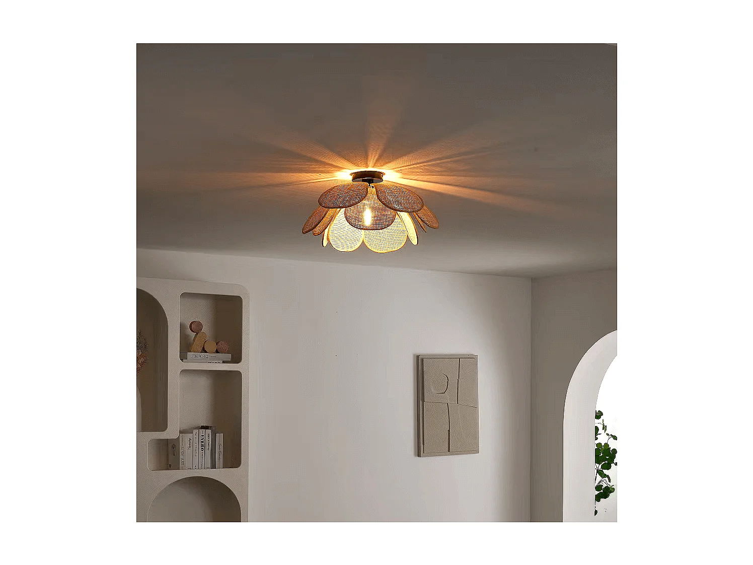 Plafonnier naturel en rotin avec une jolie forme florale 50 cm - Mariella
