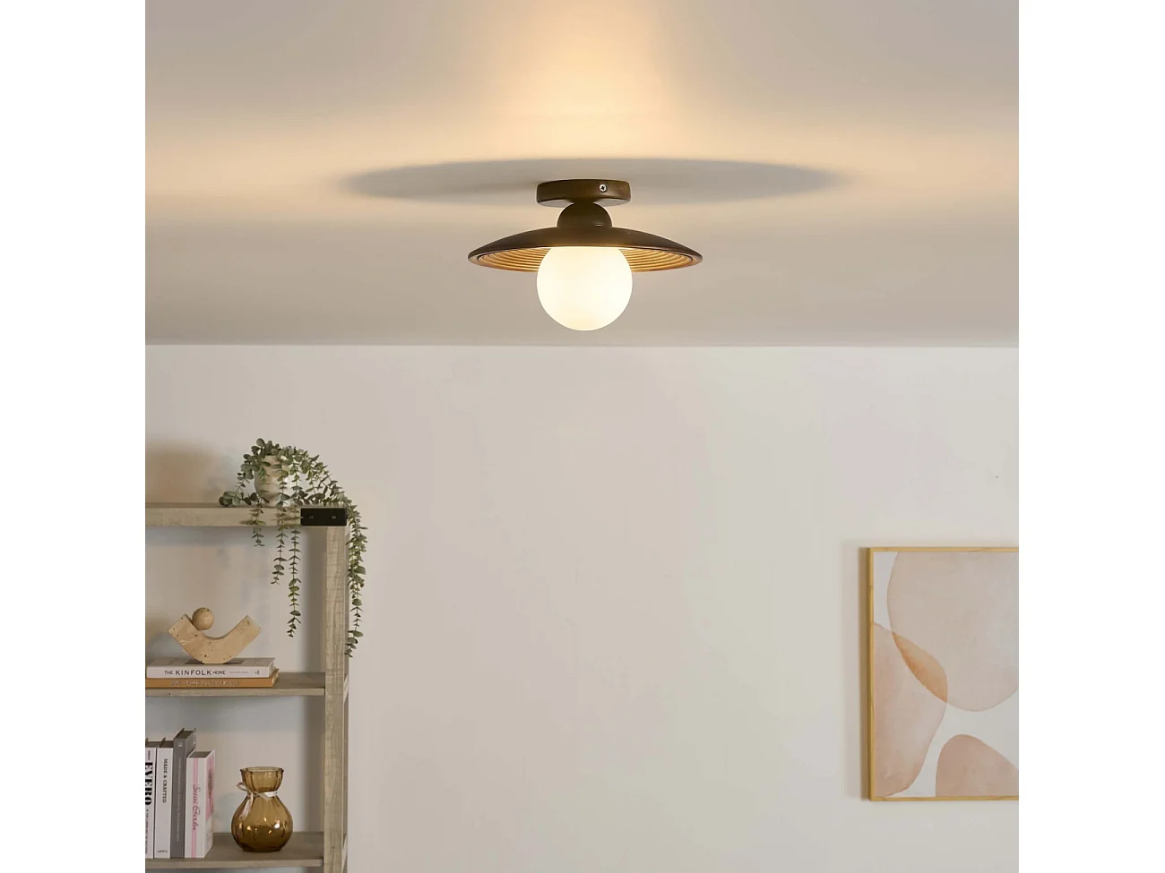 Éclairage moderne en bois de noyer et verre blanc - Thalan