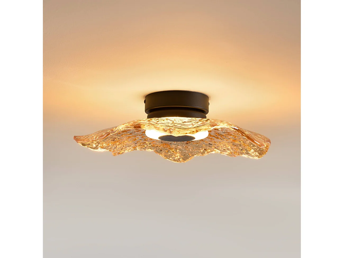 Plafonnier ou applique LED en verre ambré forme ondulée - Lioria