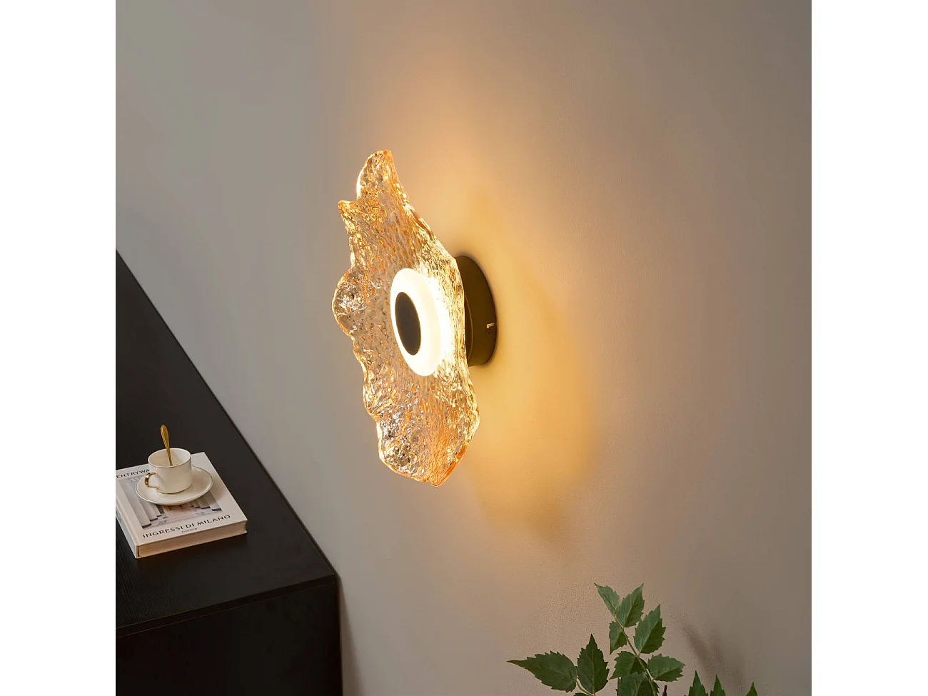 Plafonnier ou applique LED en verre ambré forme ondulée - Lioria