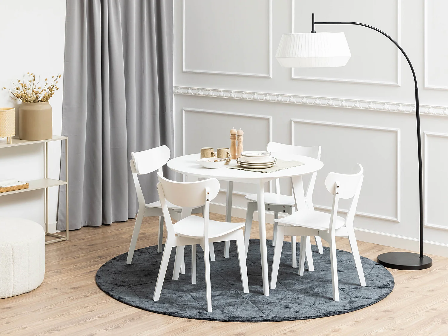 Esszimmergarnitur Lumo – runder Tisch mit 4 Stühlen, Farbe Weiß