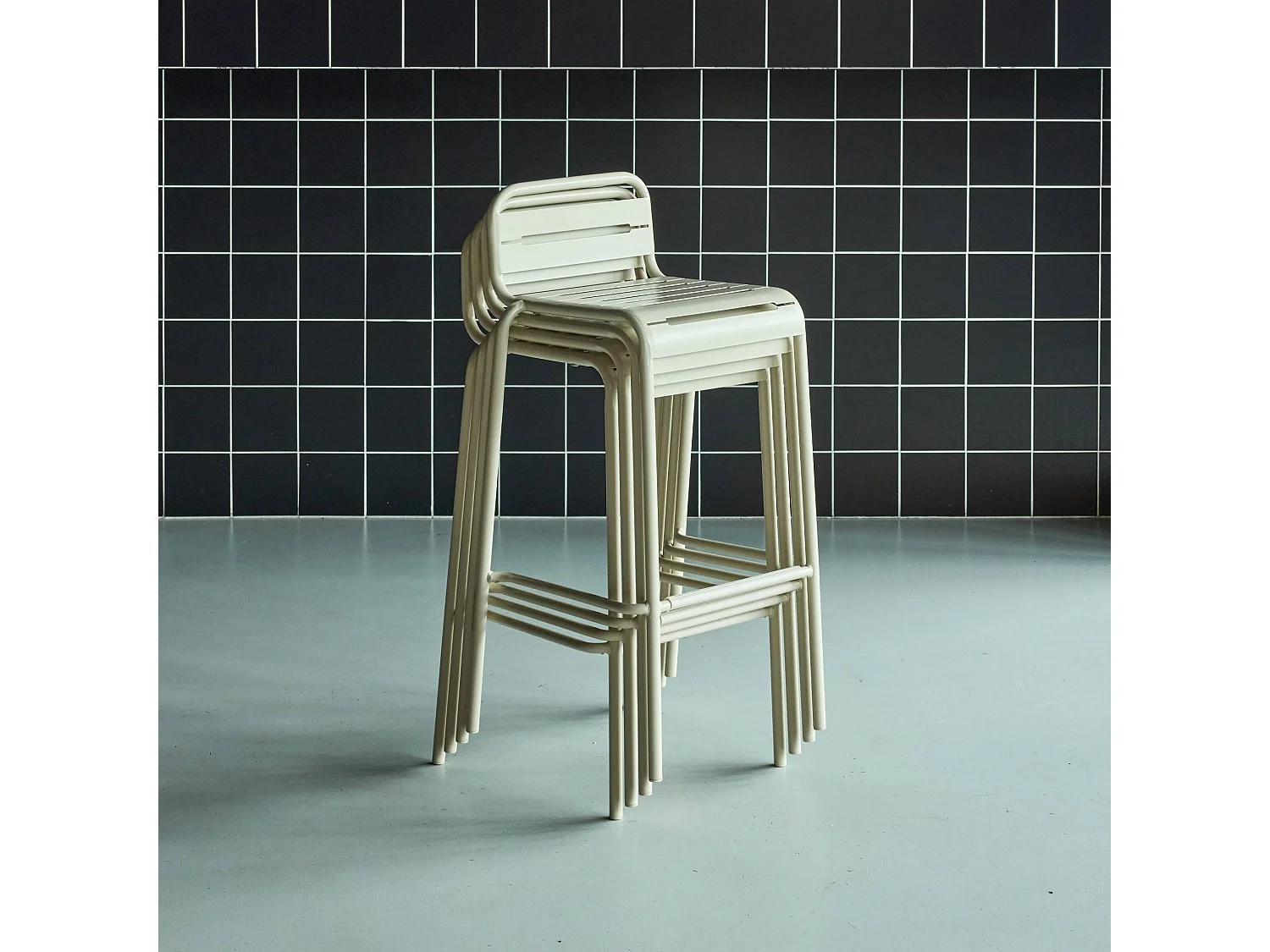 Taburete bistró de acero, set de 4 beige