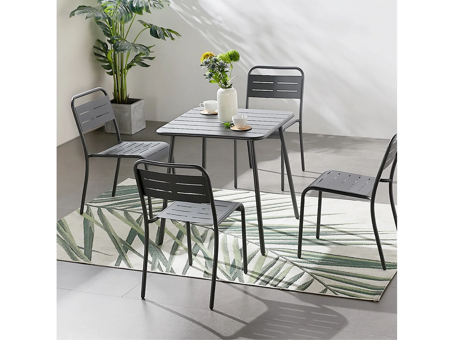 Table carrée 4 places 70x70cm gris foncé BERGAME
