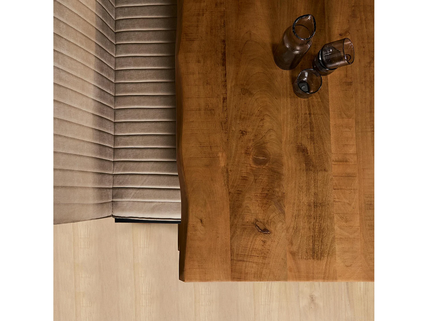 Table à manger bois à bords naturels 220 cm CALERO