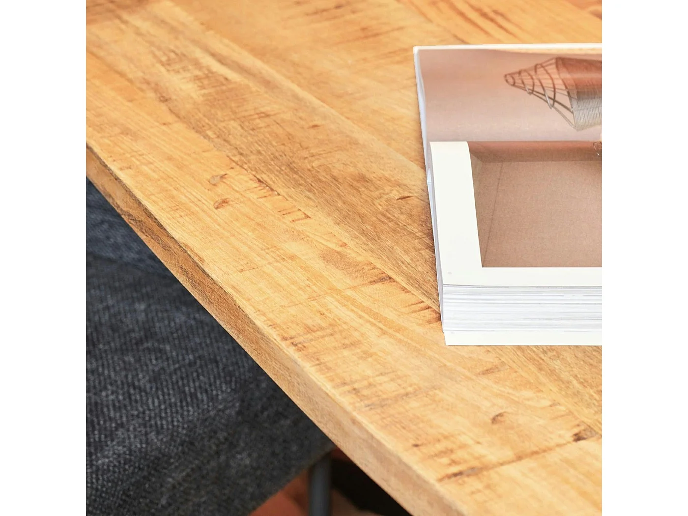 Table bords arrondis en bois 200 cm UTAH