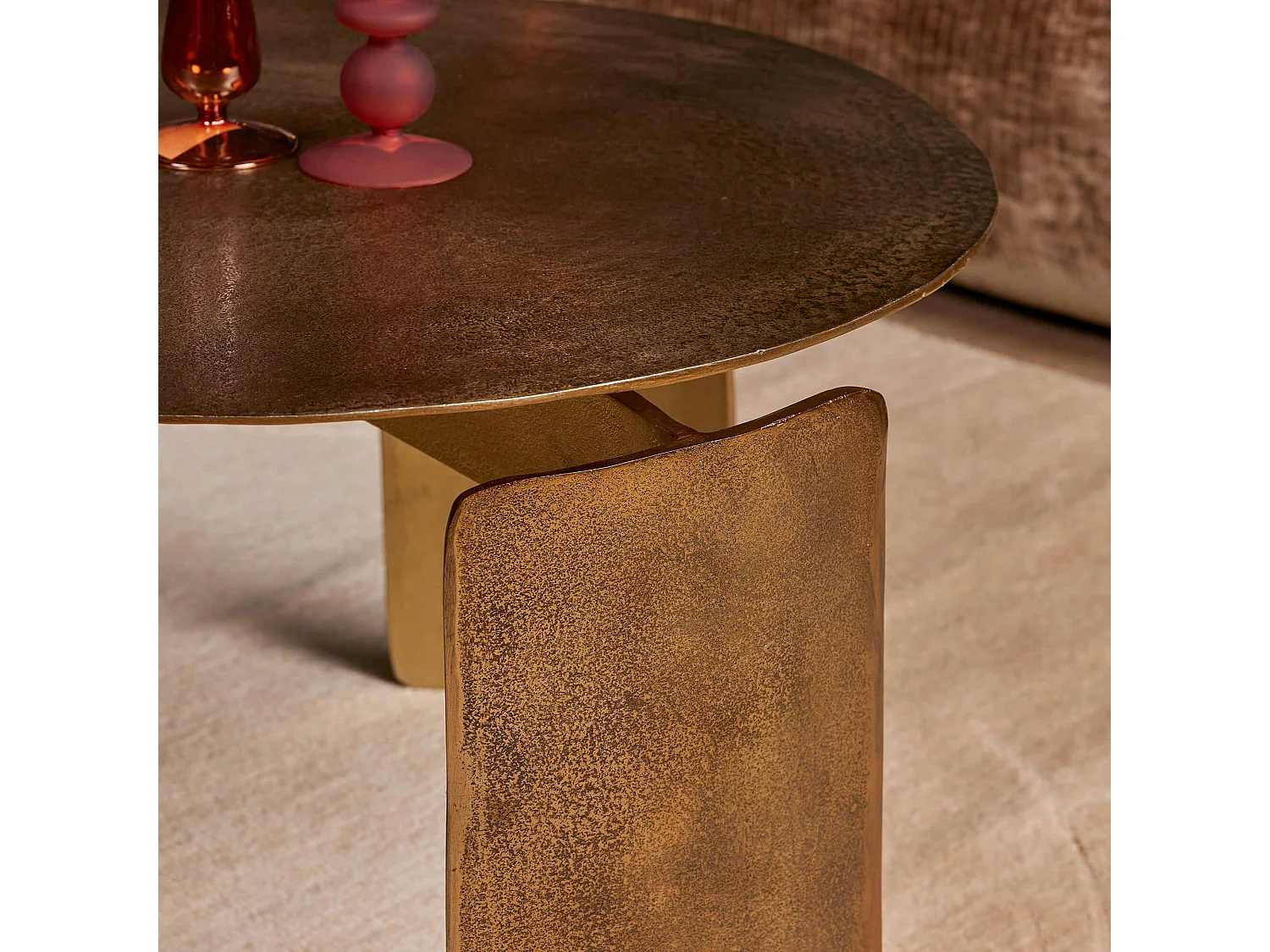 Table basse ronde en métal doré  Ø90 cm KANO