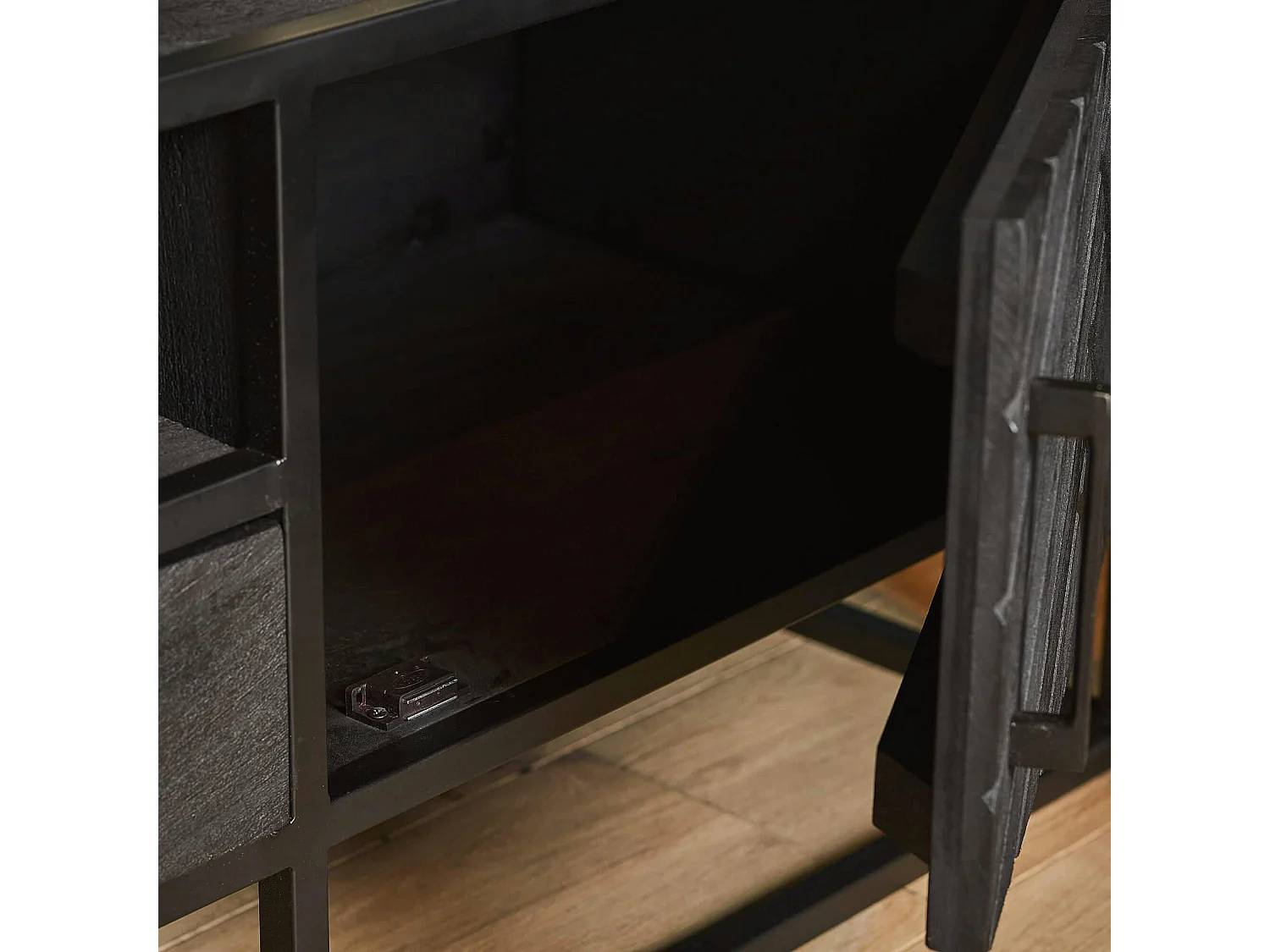 Meuble TV bois noir 2 portes motif chevron ALVERA