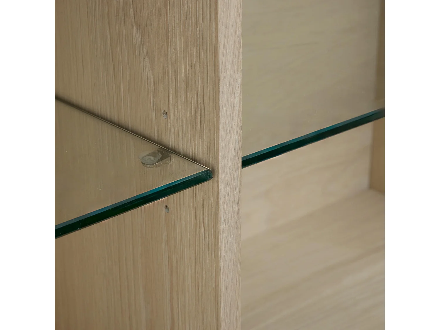 Hängechrank mit LED Beleuchtung mit 3 Glastüren Kerteminde - Eichenfurnier & MDF - Eiche bianco