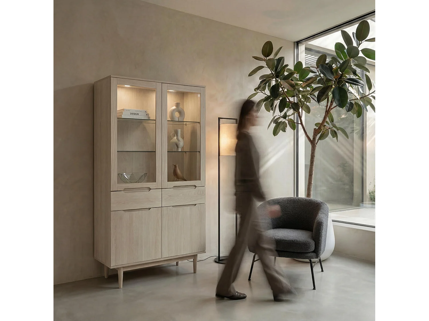 Vitrine mit LED Beleuchtung mit 2 Glastüren Kerteminde - Eichenfurnier & MDF - Eiche bianco