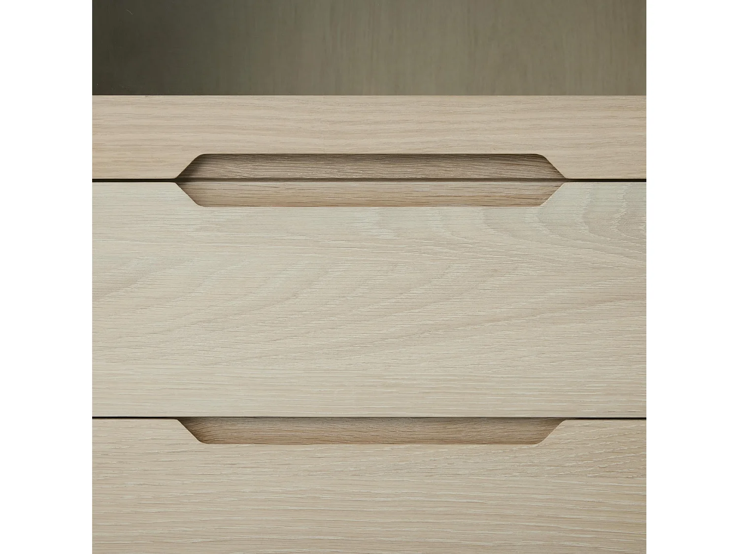 Vitrine mit LED Beleuchtung mit 2 Glastüren Kerteminde - Eichenfurnier & MDF - Eiche bianco