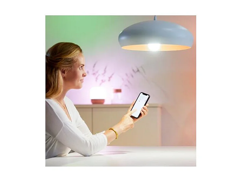 Lâmpada LED conectada WiZ E14 4,9W 470 lm RGBWW regulável WiFi Bluetooth compatível com Alexa Google Siri