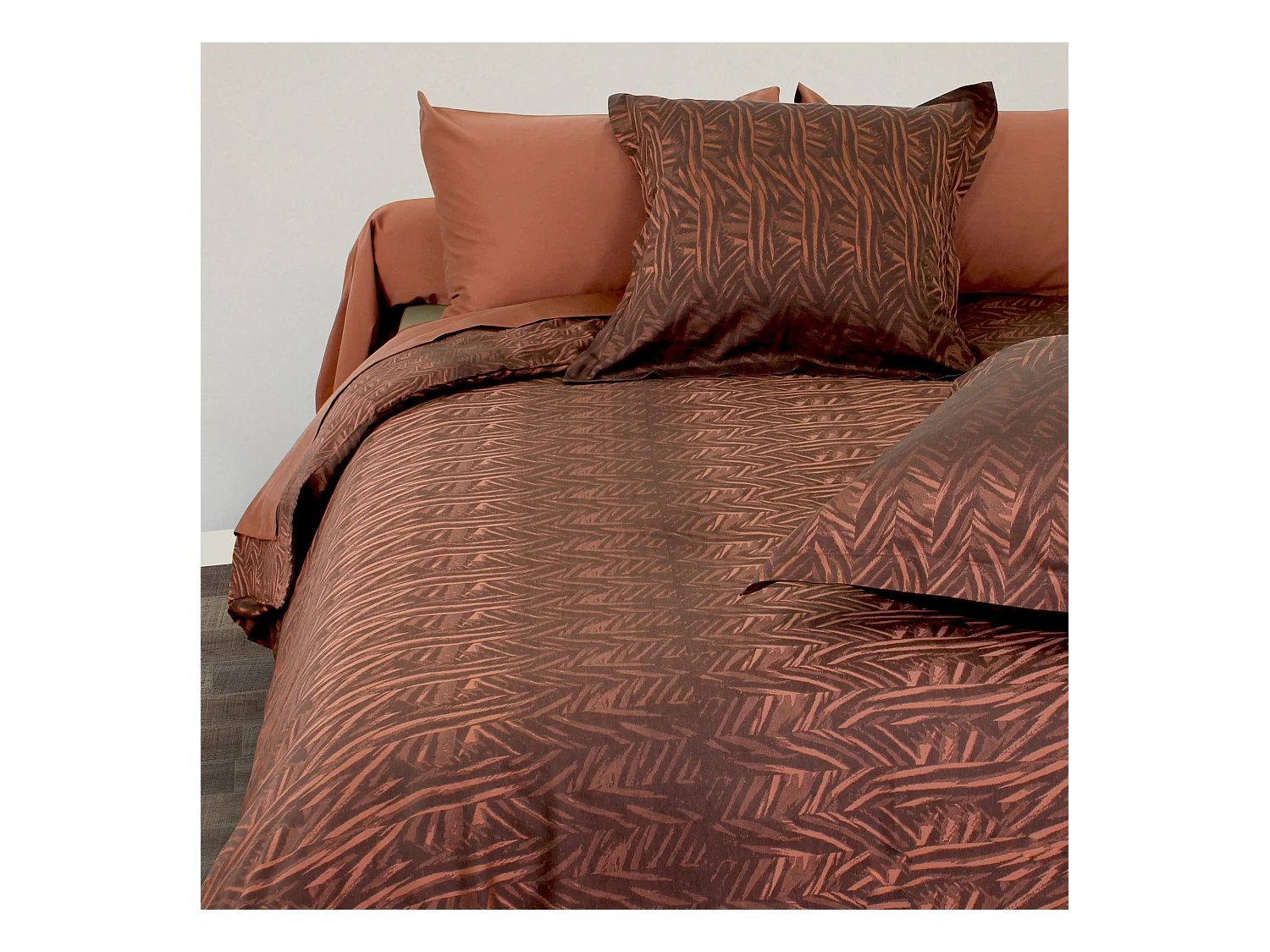 Parure de lit 260x240 cm Satin de coton OPERA Marron foncé