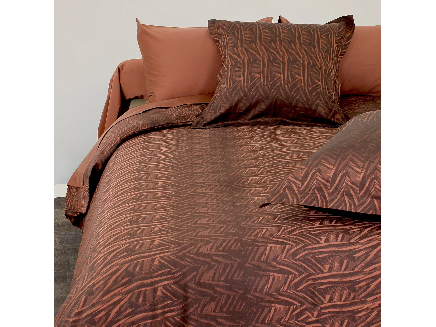 Parure de lit 260x240 cm Satin de coton OPERA Marron foncé