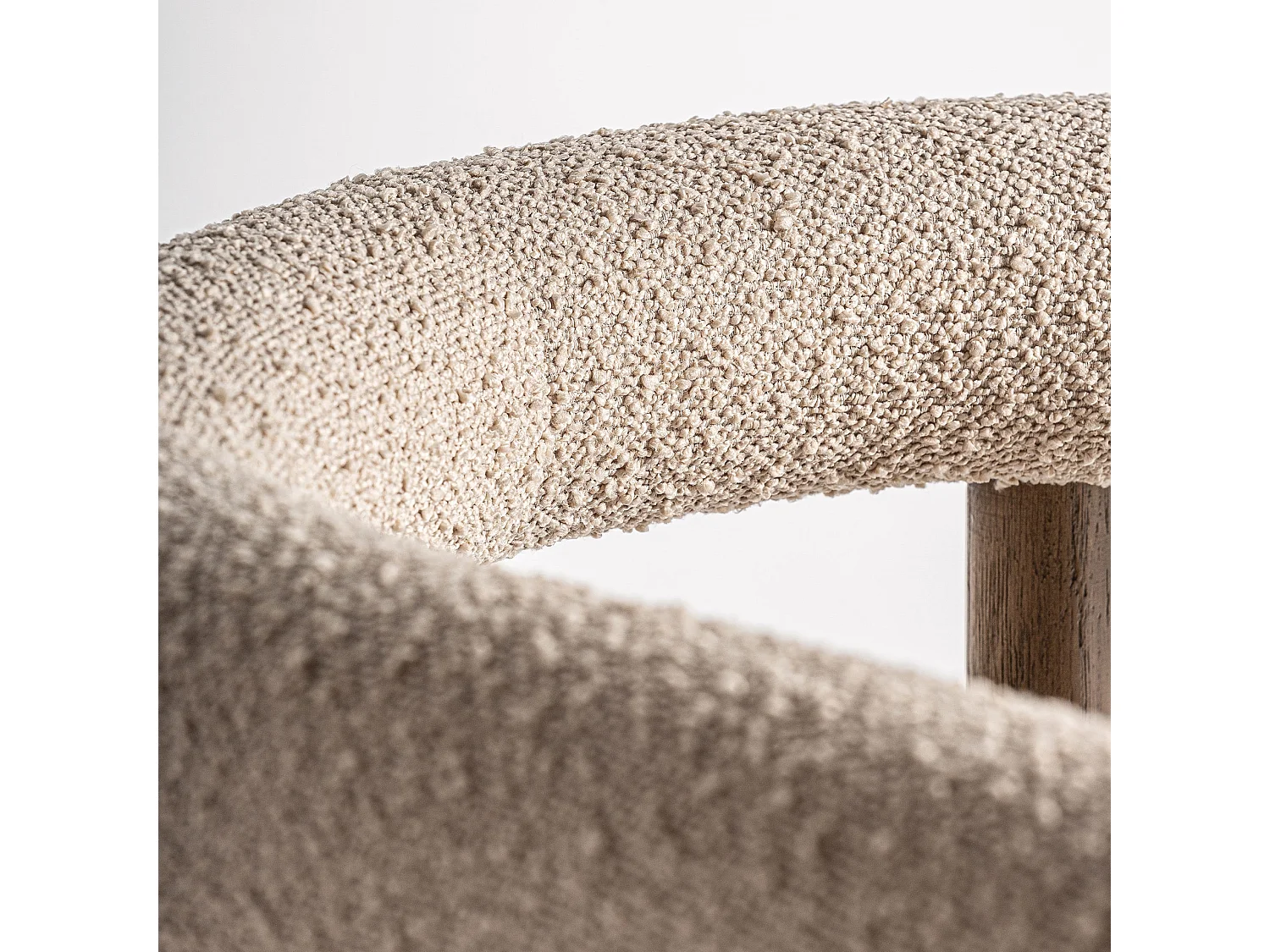 Chaise en tissu beige et bois de frêne KETAY – Style naturel