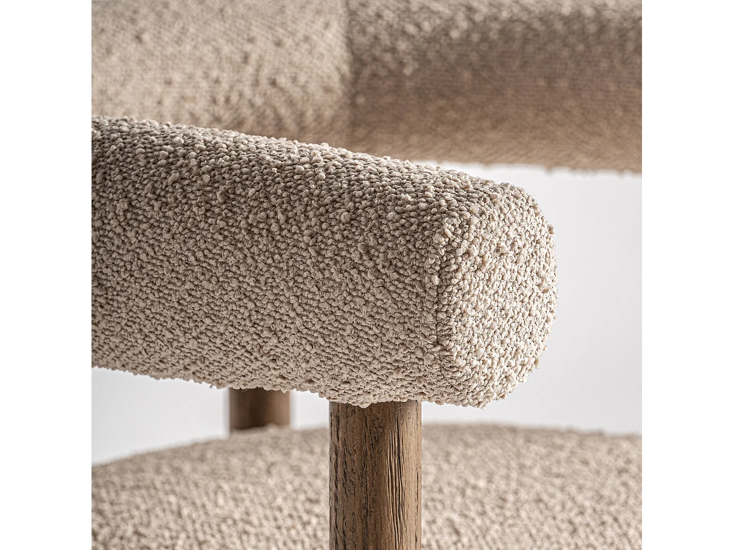 Chaise en tissu beige et bois de frêne KETAY – Style naturel