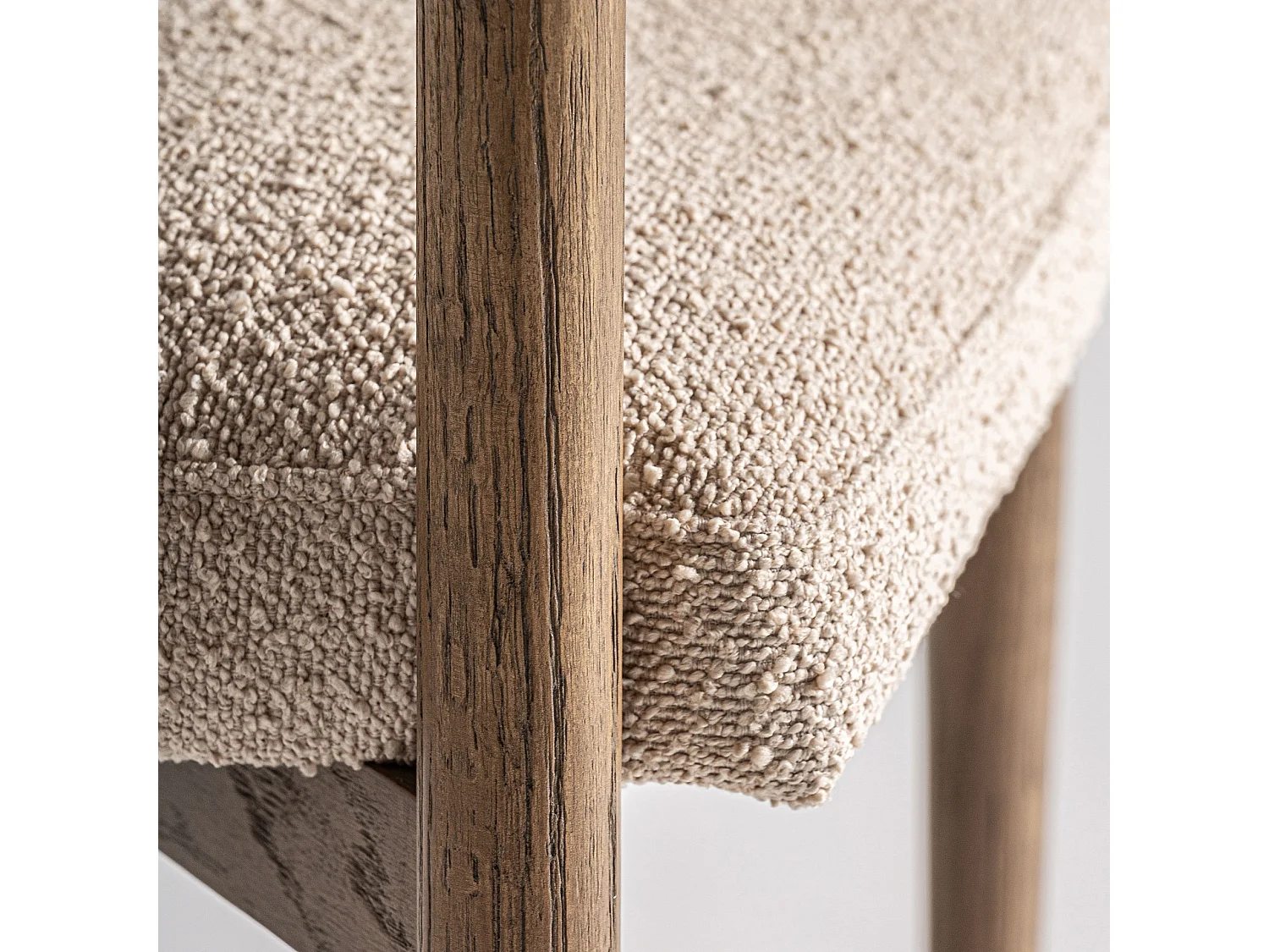 Chaise en tissu beige et bois de frêne KETAY – Style naturel