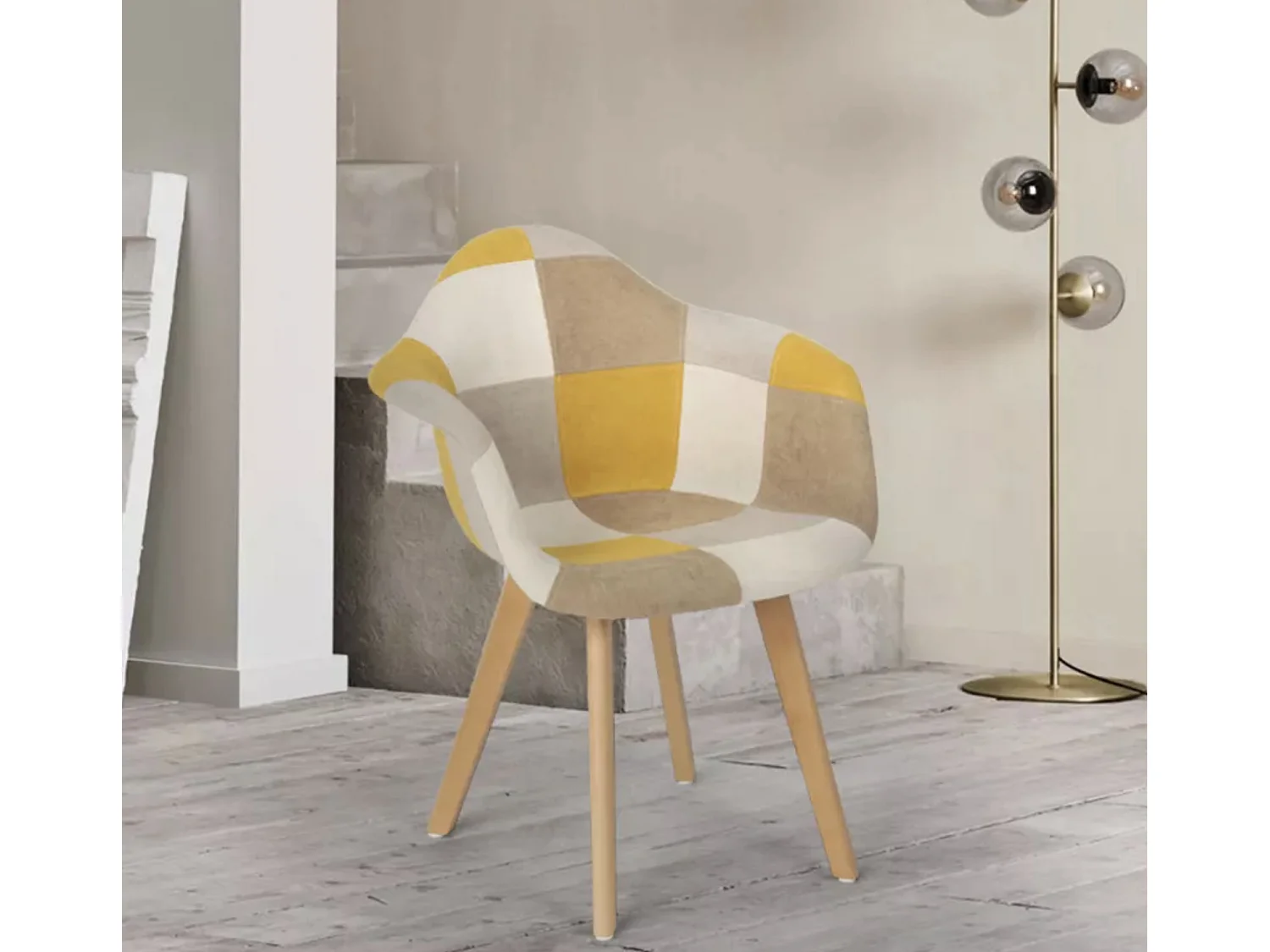 Fauteuil tissu patchwork jaune, beige, crème et pied chêne clair Tarkal