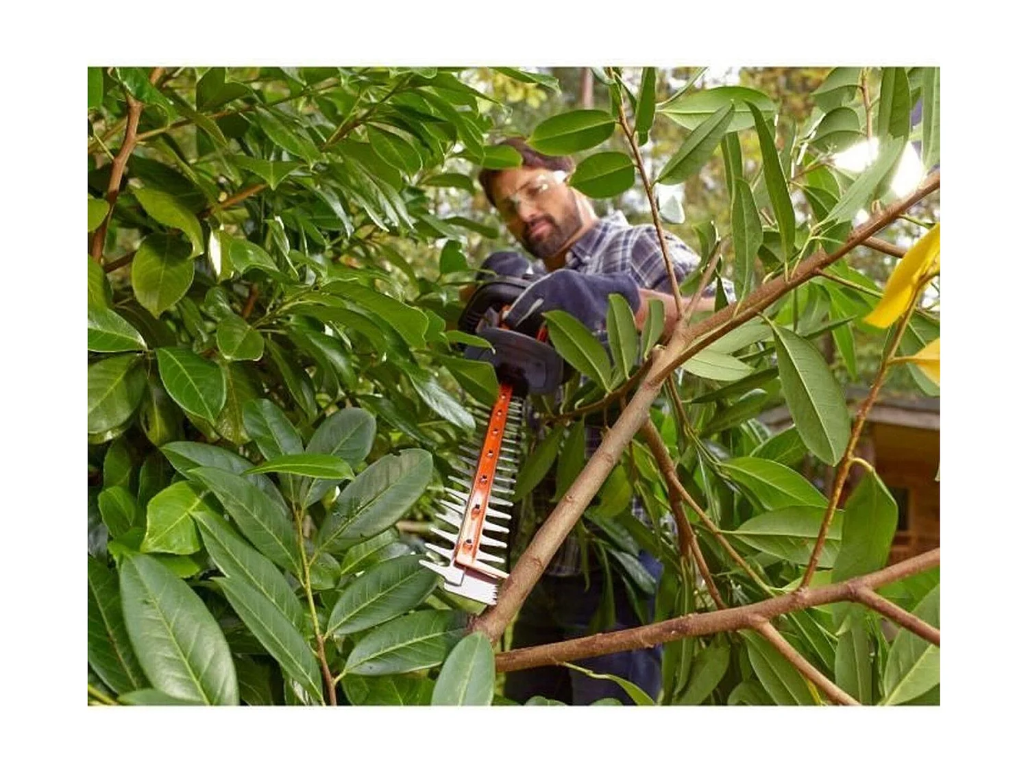 Elektrische Heggenschaar BLACK+DECKER 600W Mes 60 cm Diamantgeslepen Laser BEHTS501-QS Comfort & Snijden Tot 35 mm