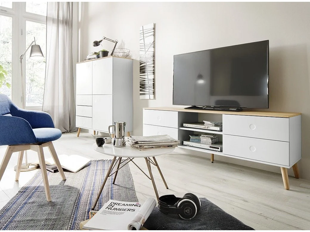 TV-meubel met 4 mat wit gelakte lades en lichte massief eiken poten Pecas 162 cm
