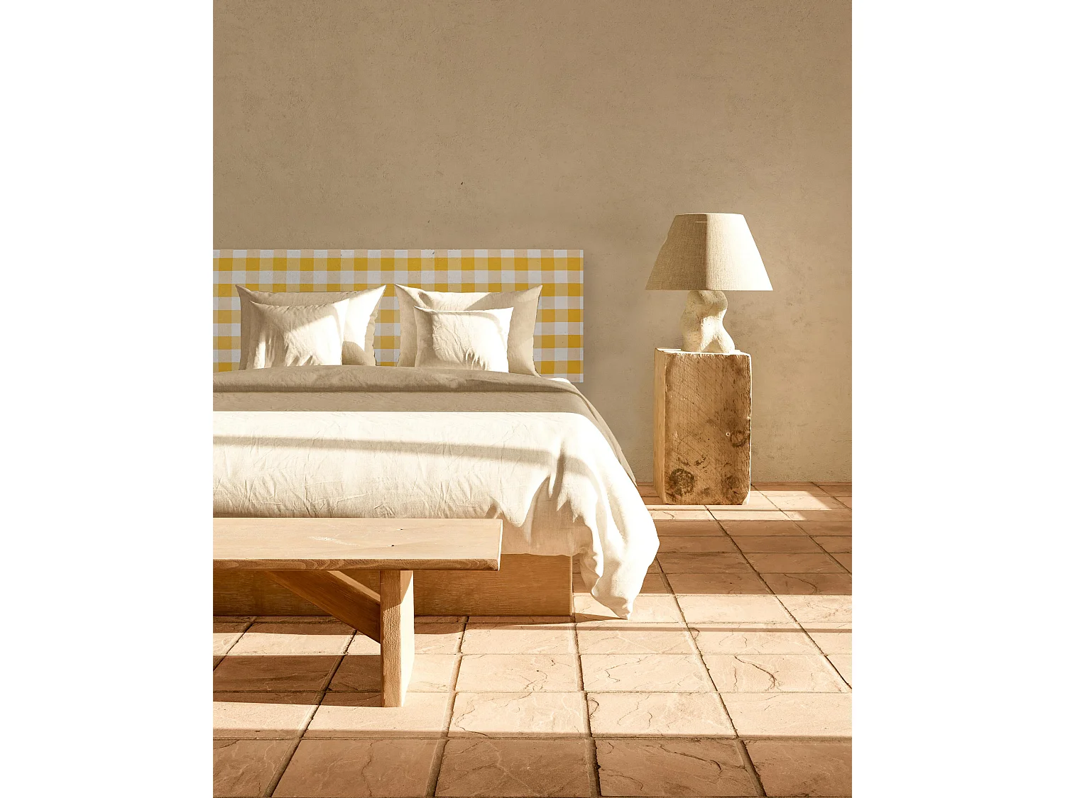 Tête de lit tapissée en vichy jaune 165x52cm