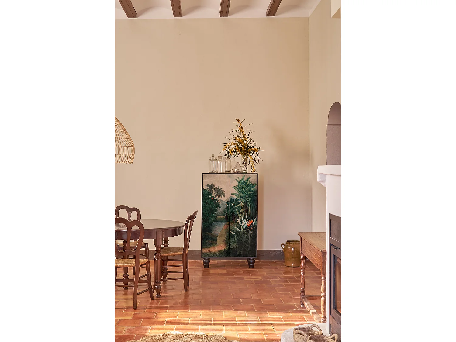 Armario aparador de MDF estampado tropical sobre fondo negro