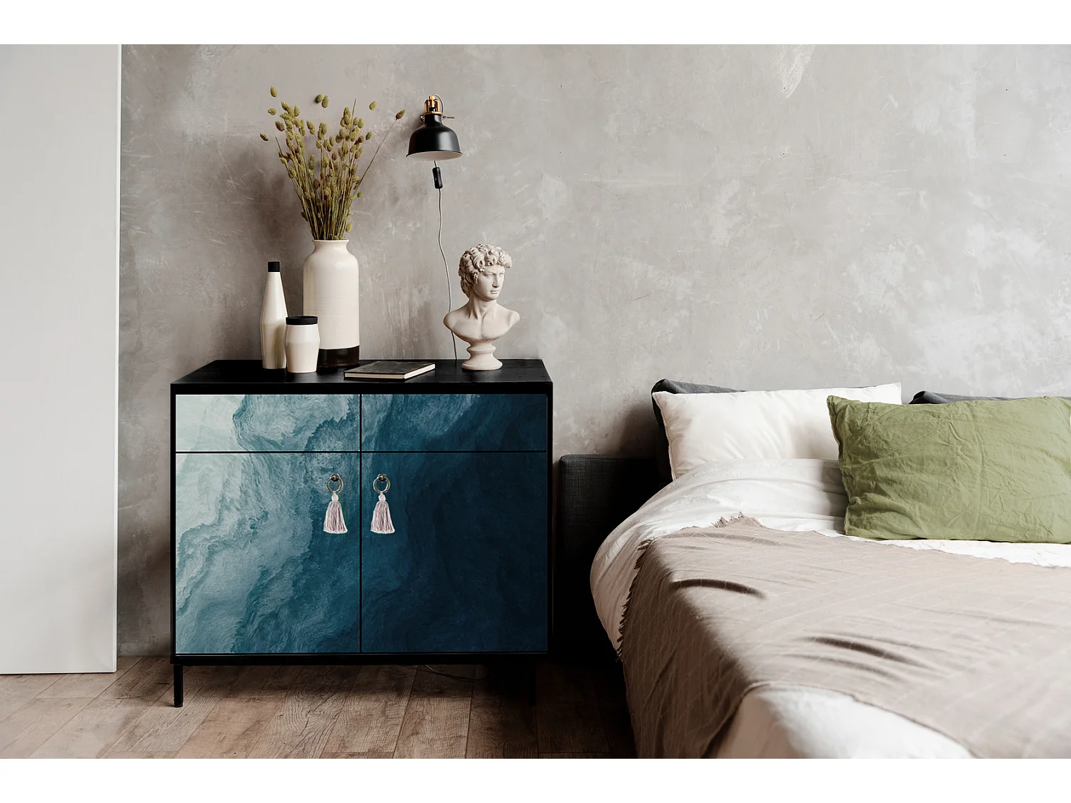 Schrank-Sideboard mit 2 Türen und 2 Schubladen aus MDF