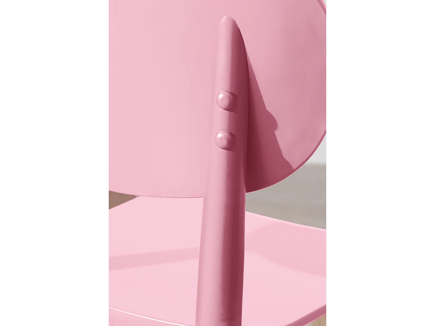 Chaise en bois de hêtre massif rose SANDRO