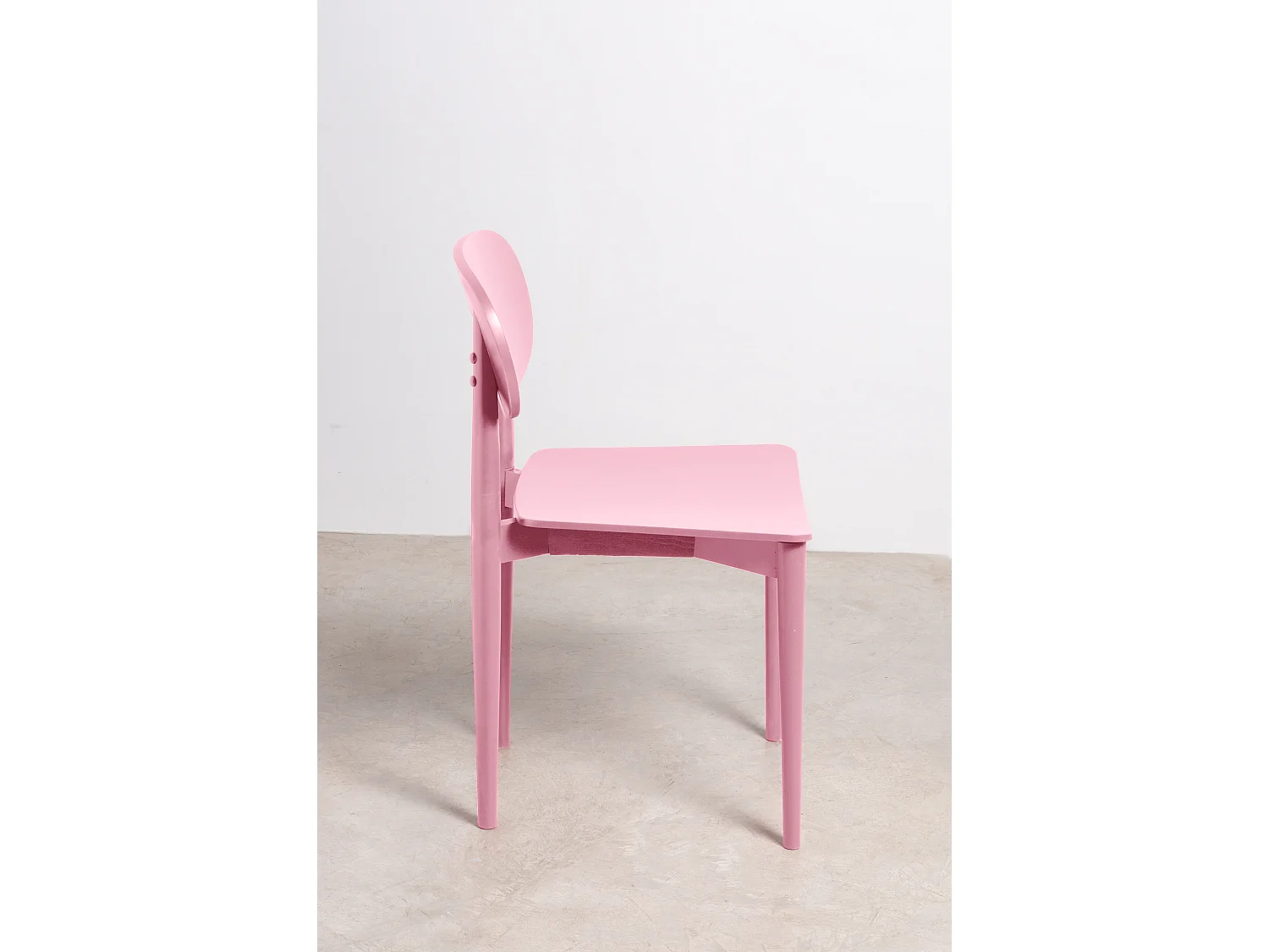 Chaise en bois de hêtre massif rose SANDRO