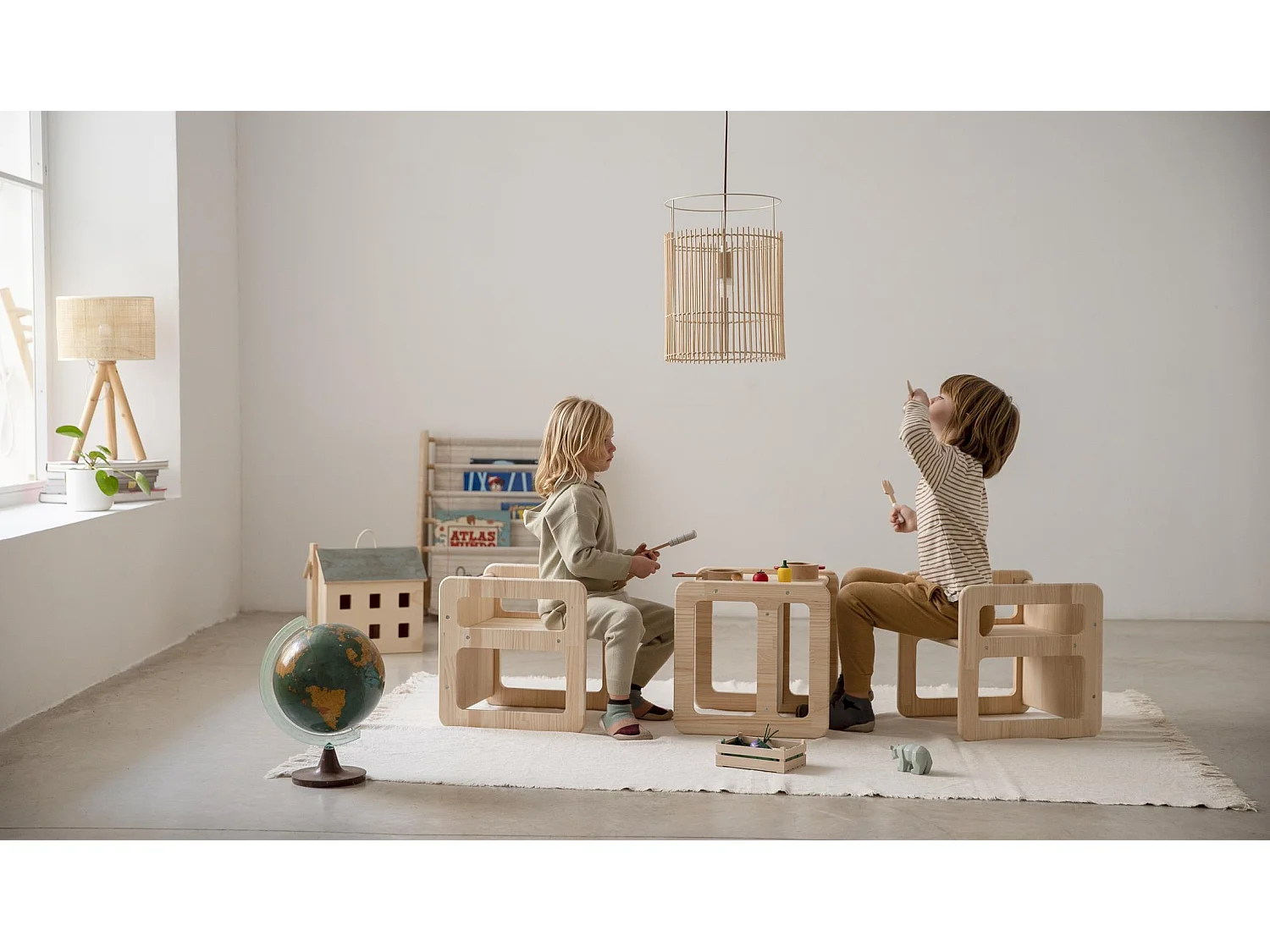 Set 2 sillas madera de pino color natural Montessori