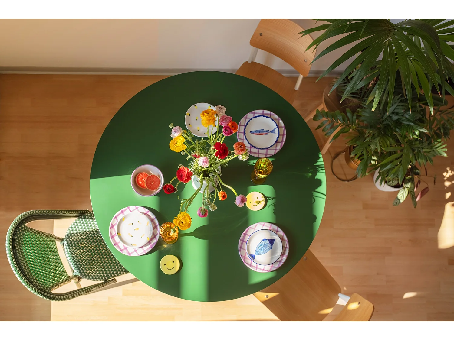 Table à manger ronde en panneau tratifié de 3cm Vert Cèdre 120cm