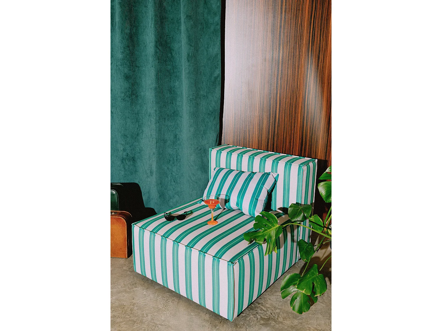 Lounge-Sessel aus Samt HARPER