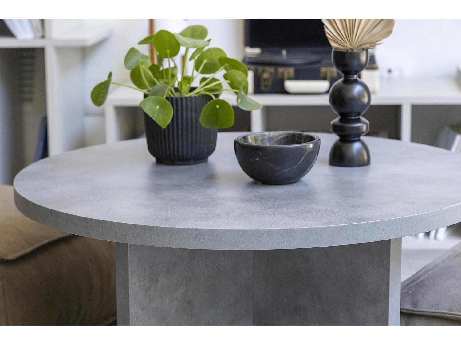 Runder Couchtisch, Laminatplatte, Mikrozement-Effekt, 80 cm