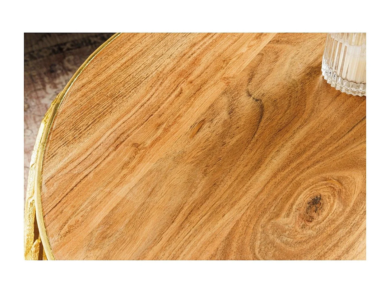 Lot van 2 gouden METRIX salontafels met bladmotief – Design salontafels van aluminium en acaciahout