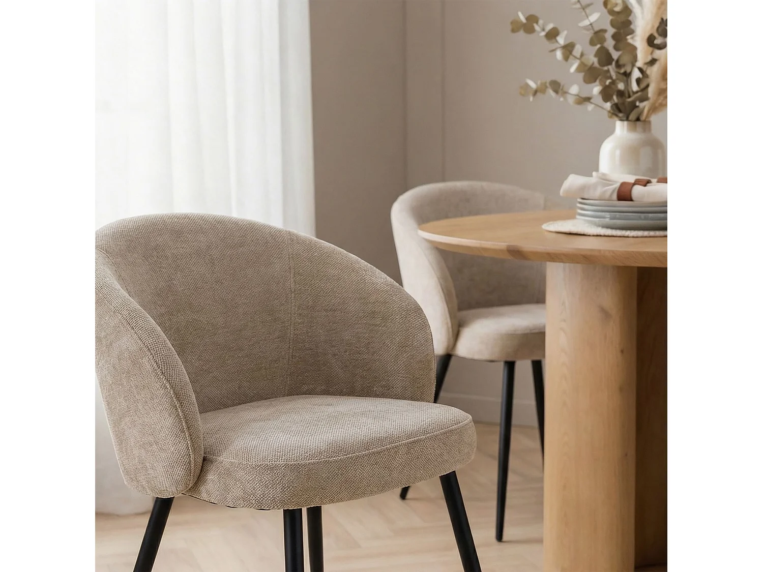 Lot de 2 Chaises de Salle à Manger KURSI en Tissu Beige au Design Rétro-Chic, Assise Rembourrée et Dossier Enveloppant