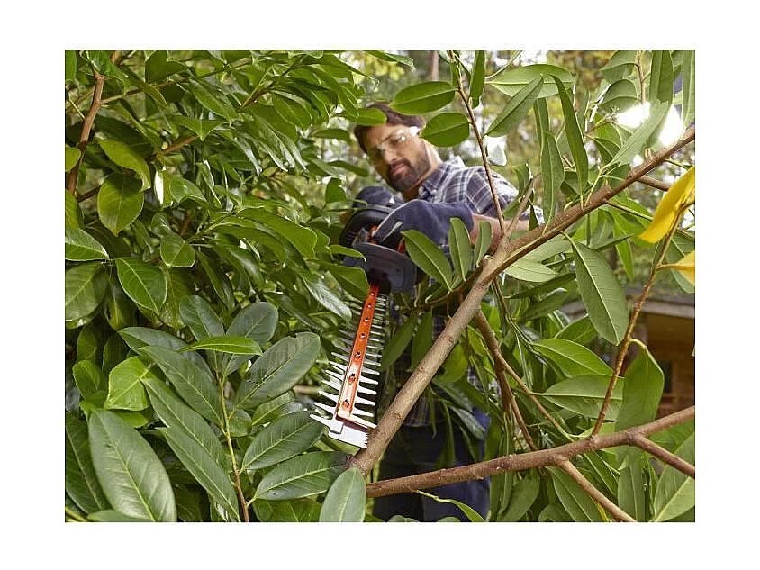 Elektrischer Heckenschere mit Kabel Black+Decker BEHTS451 60cm 550W diamantgeschliffene Doppelklinge, ergonomisch und sicher