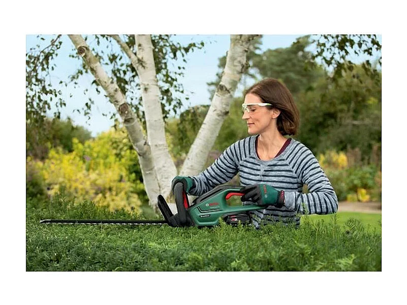 Draadloze Bosch UniversalHedgeCut 18-50 PowerForAll 18V Heggenschaar - Alleen gereedschap, anti-blokkeersysteem, takken tot 25 mm knippen