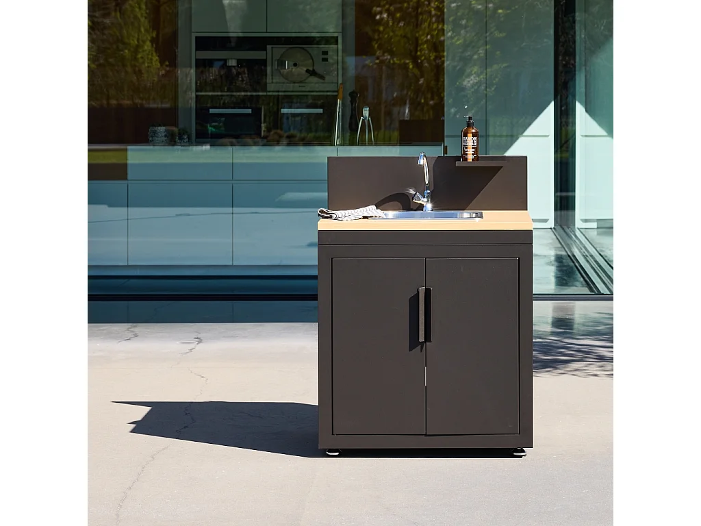 Cocina exterior de acero y decoración de madera 1 fregadero 2 puertas