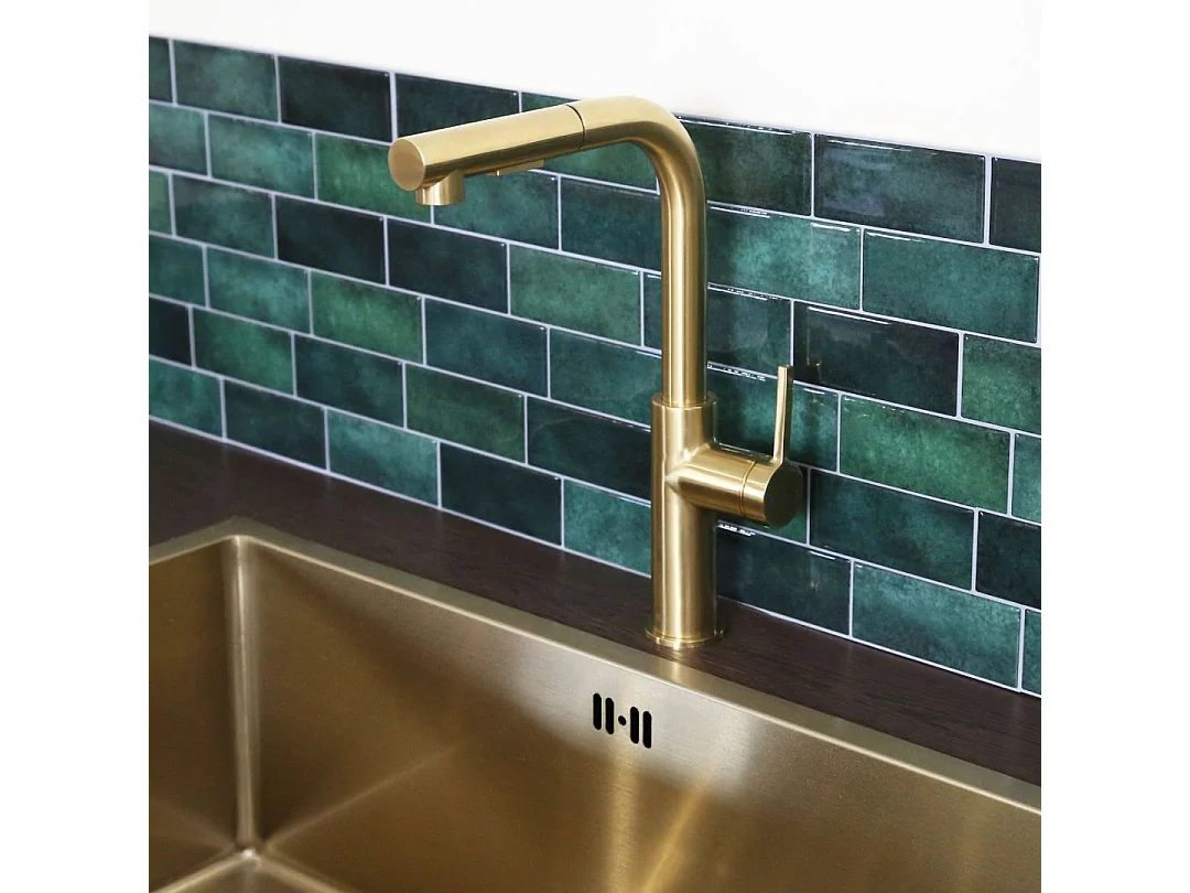 Pure II Spültischmischer mit ausziehbarer Handbrause Gold gebürstet Essebagno