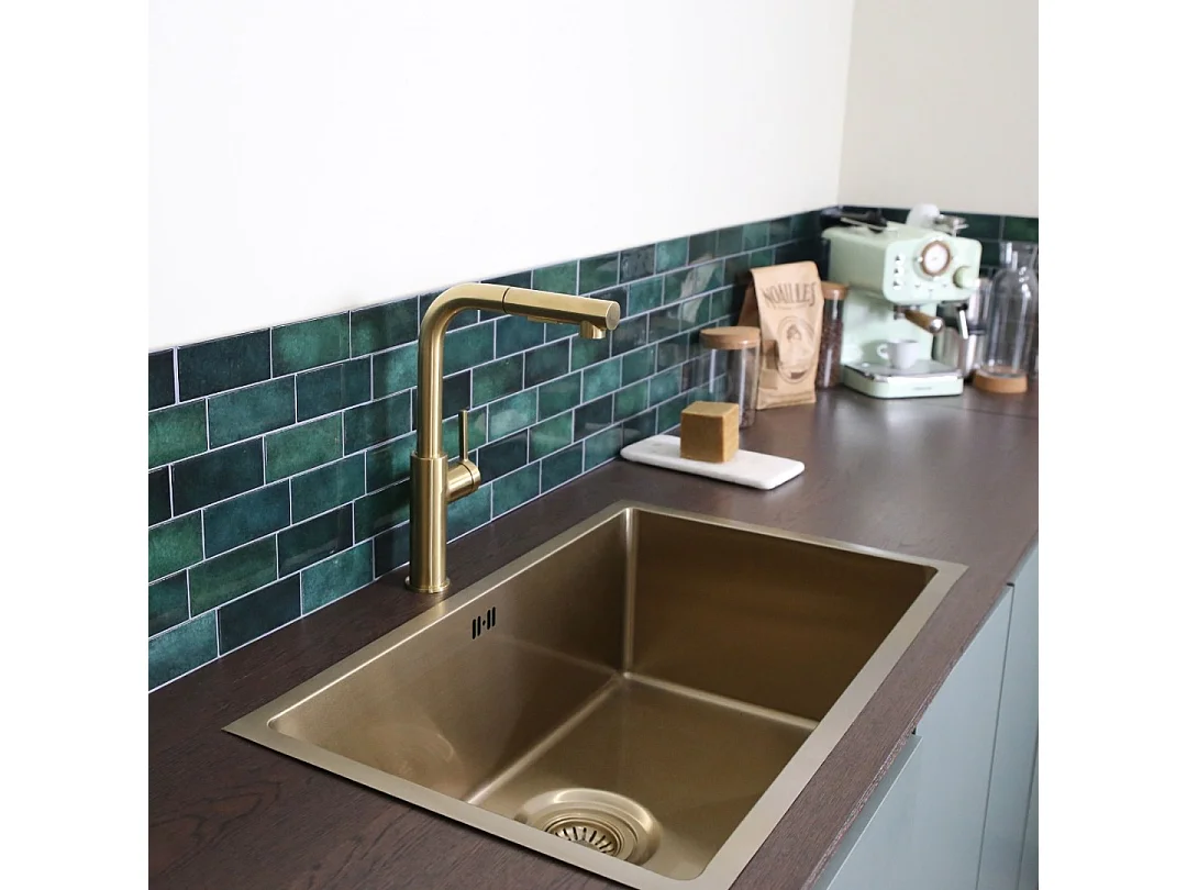 Pure II Spültischmischer mit ausziehbarer Handbrause Gold gebürstet Essebagno