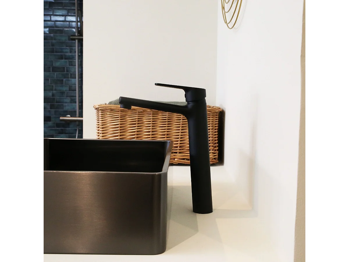 Full mitigeur lavabo haut noir mat - Essebagno