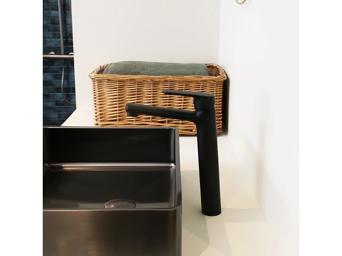 Full mitigeur lavabo haut noir mat - Essebagno
