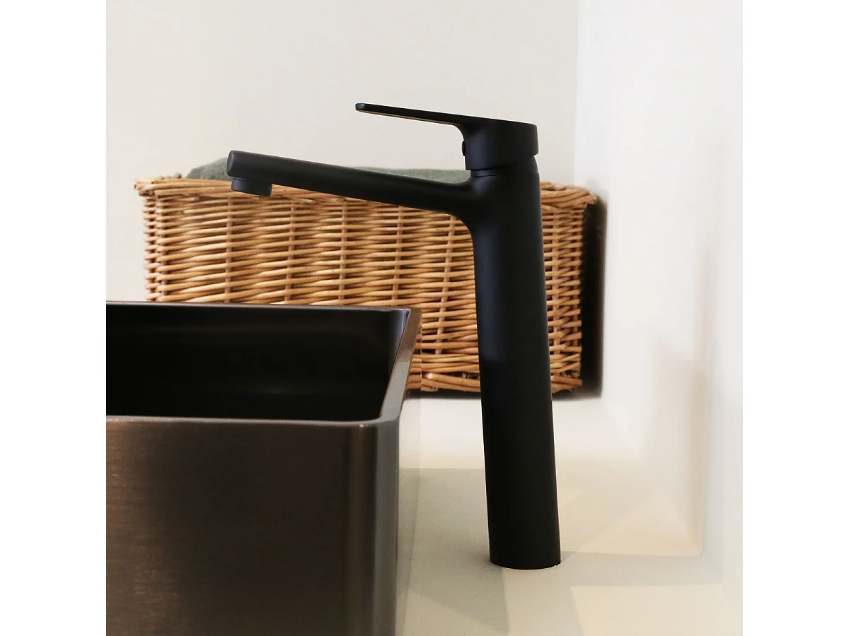 Full mitigeur lavabo haut noir mat - Essebagno