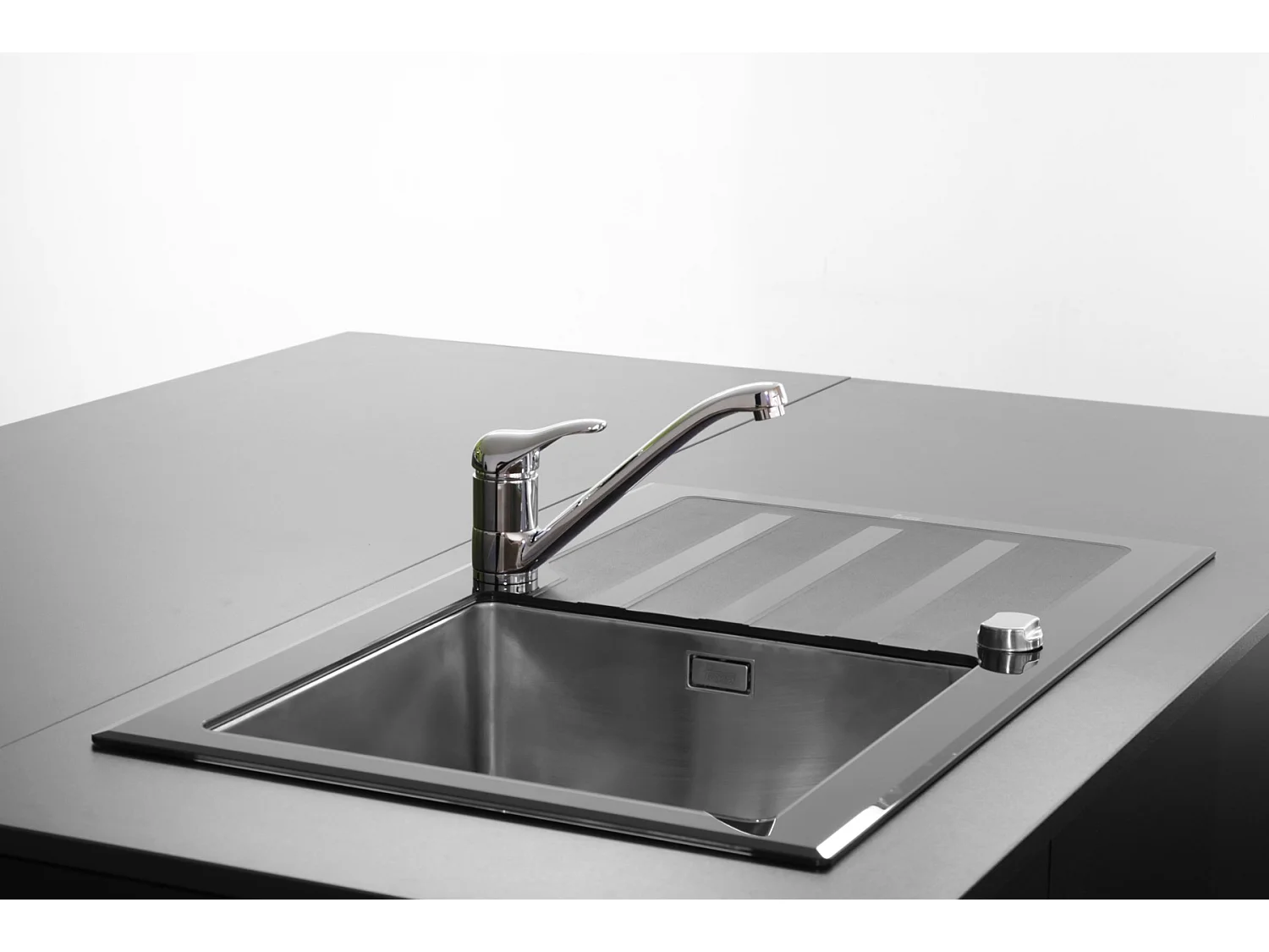 Néo verchromte Spültischarmatur Essebagno