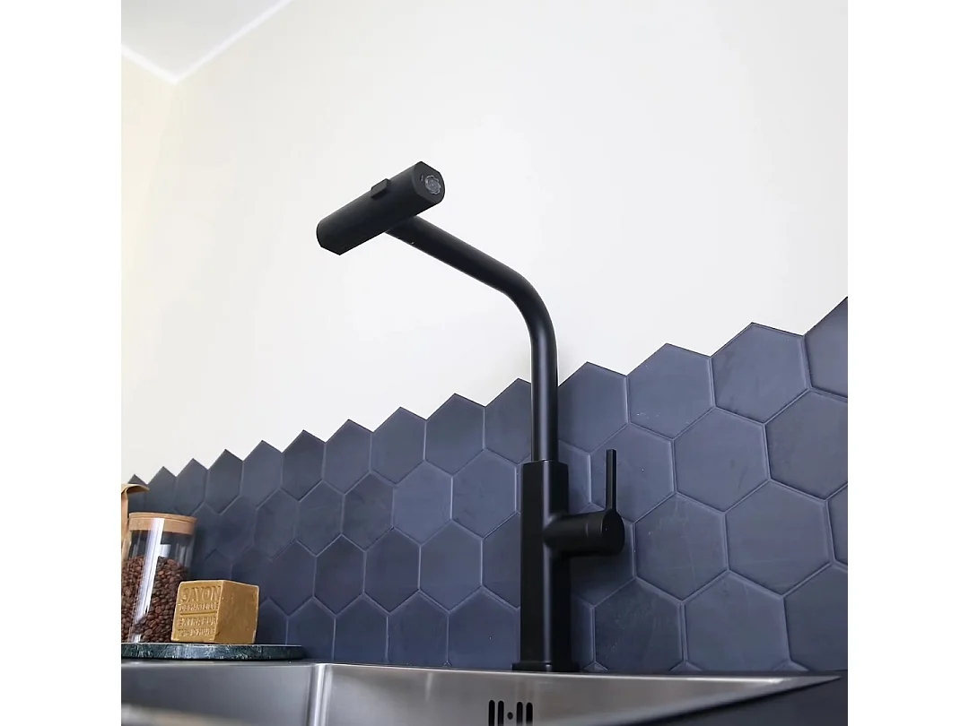 Esserain Spültischmischer mit ausziehbarer Handbrause mattschwarz Essebagno